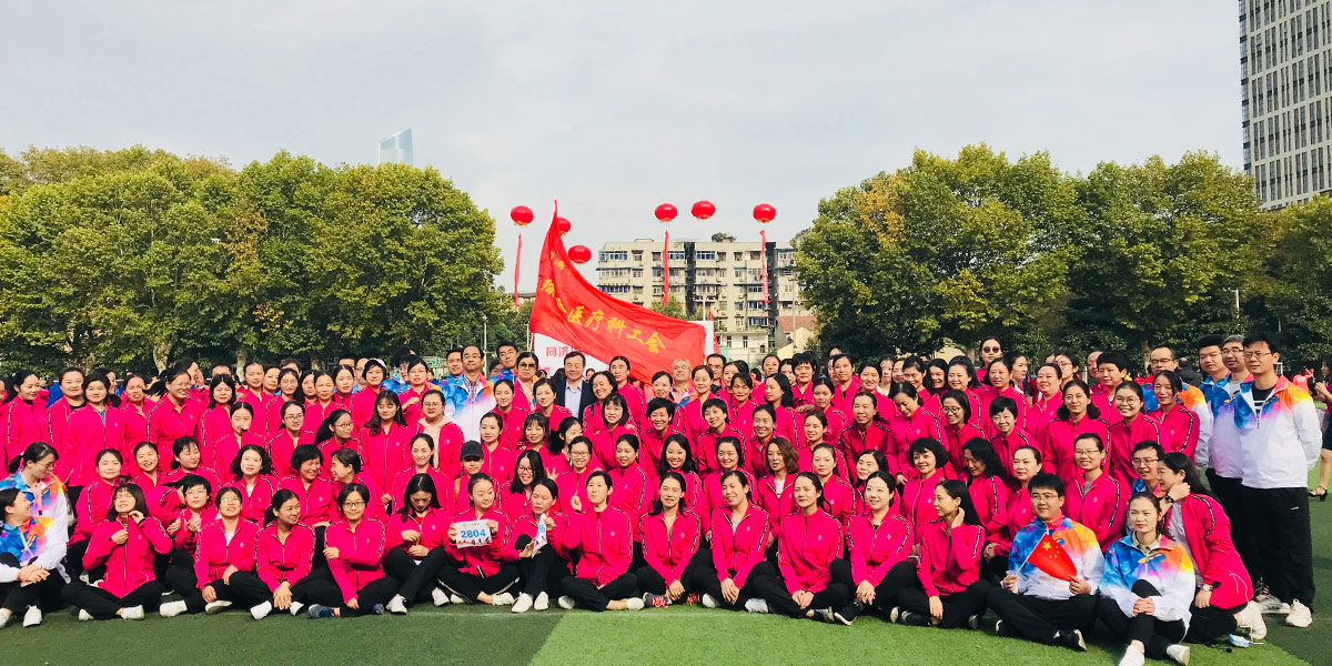 柏力嘉制衣某醫(yī)院團(tuán)隊(duì)服定制案例